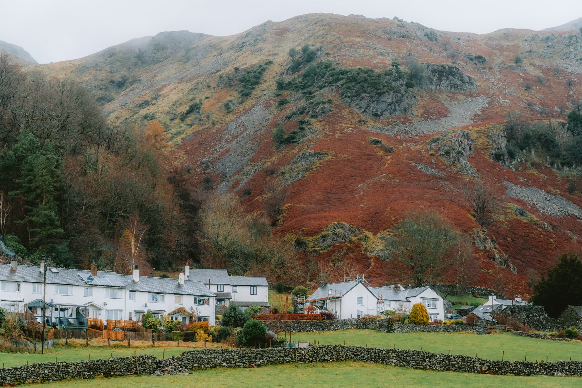 Lakes-Village-Red-Mountain.jpg